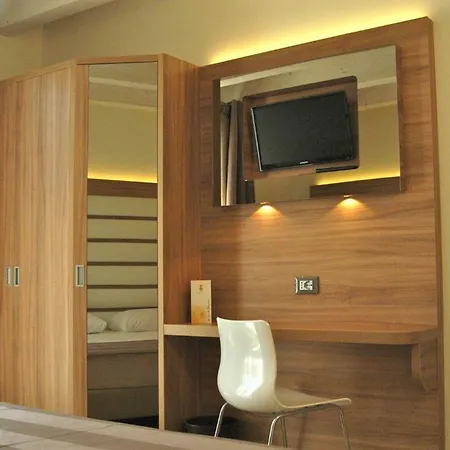 Bio Pacinotti Aparthotel 4*